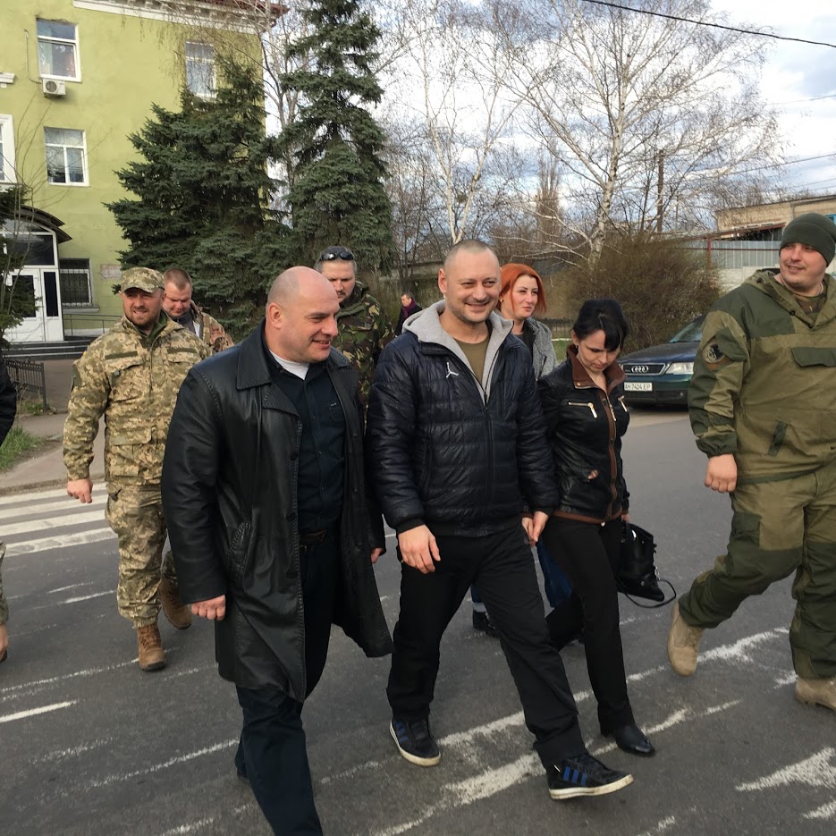 На відбування домашнього арешту. Посидів - і годі.